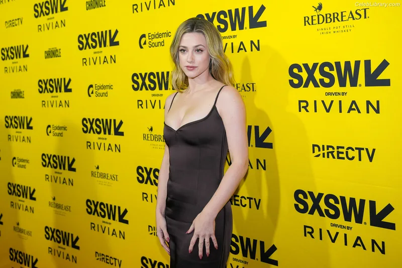 Lili Reinhart photo 23 of 1522