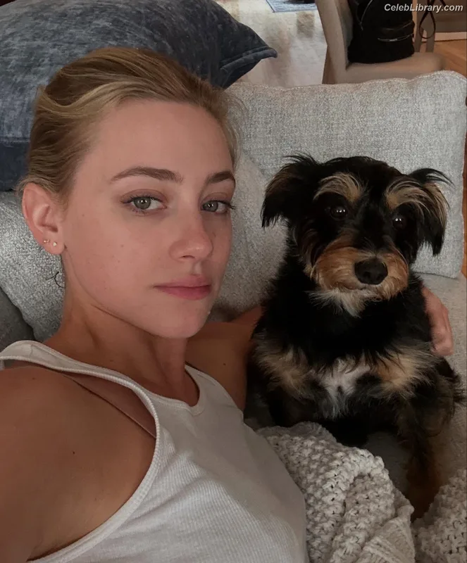 Lili Reinhart photo 3 of 1522