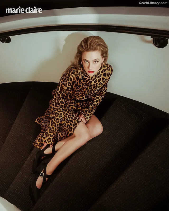Lili Reinhart photo 6 of 1522