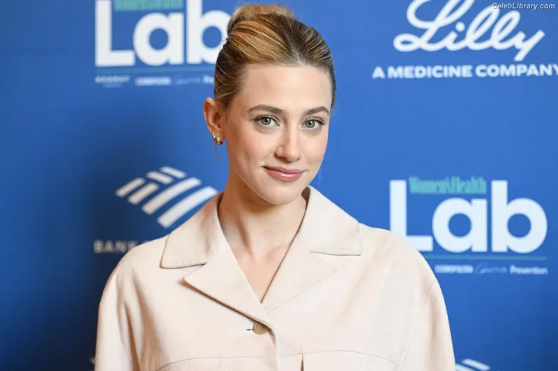 Lili Reinhart photo 18 of 1522
