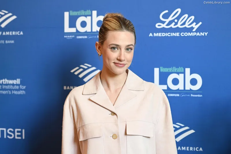 Lili Reinhart photo 24 of 1522