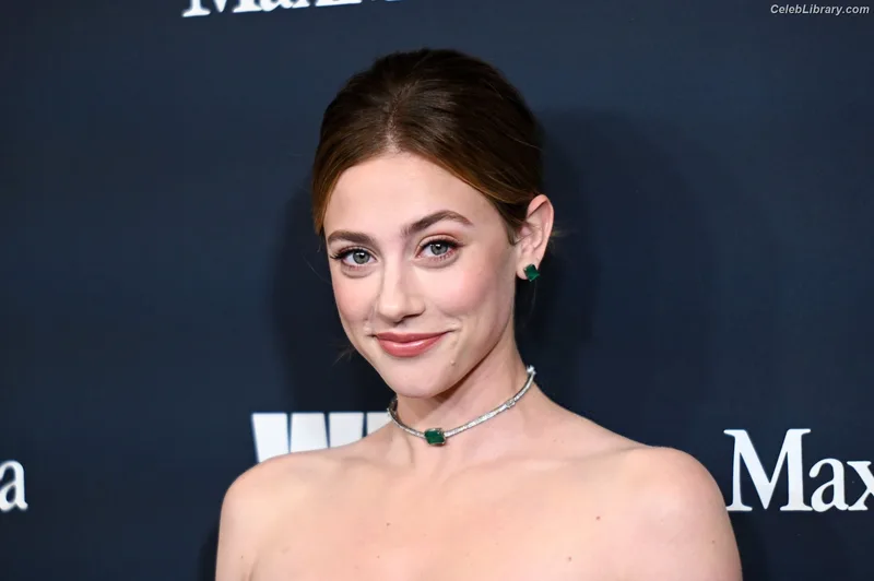 Lili Reinhart photo 1 of 1522