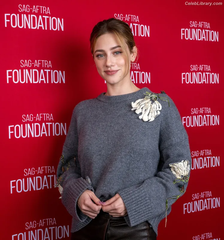 Lili Reinhart photo 24 of 1522