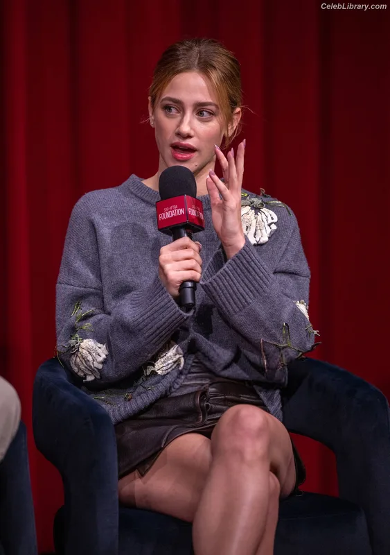 Lili Reinhart photo 7 of 1522
