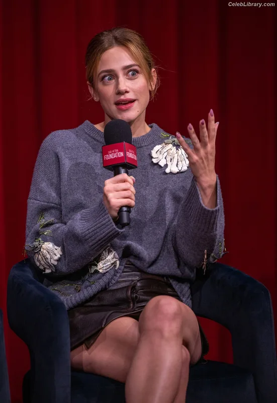 Lili Reinhart photo 10 of 1522