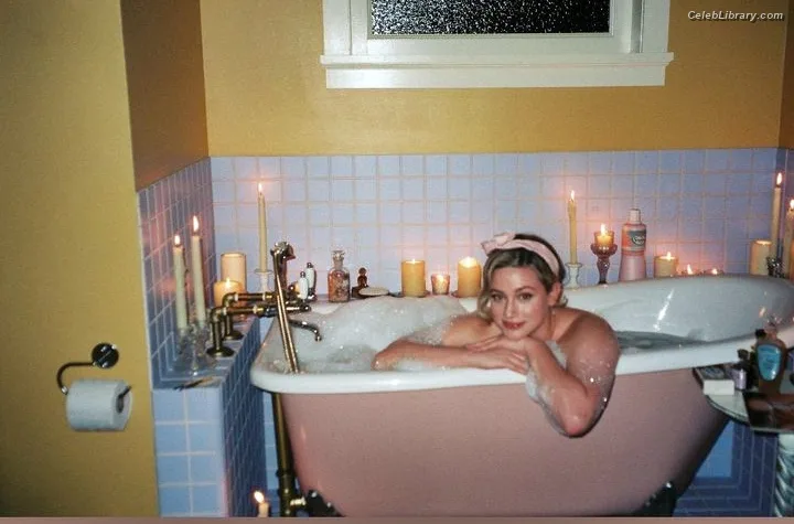 Lili Reinhart photo 13 of 1522