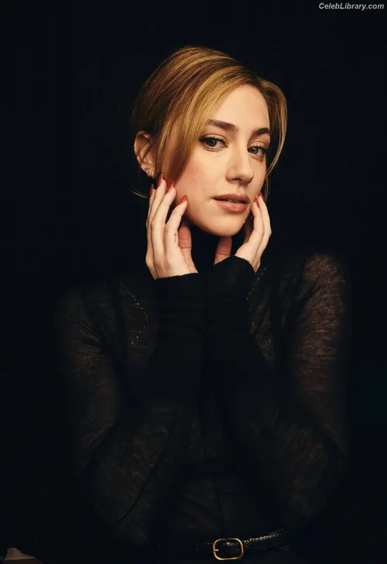 Lili Reinhart photo 16 of 1522
