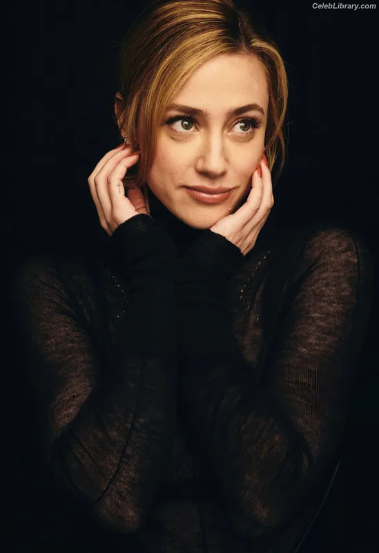 Lili Reinhart photo 18 of 1522