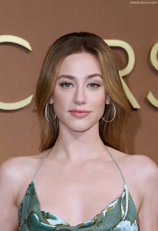 Lili Reinhart photo 17 of 1522