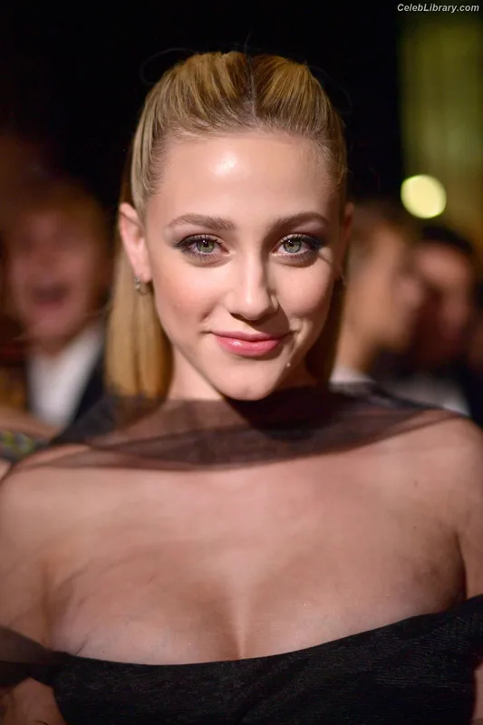 Lili Reinhart photo 17 of 1522