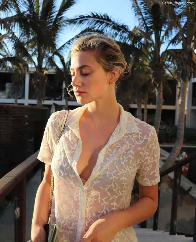 Lili Reinhart photo 20 of 1522