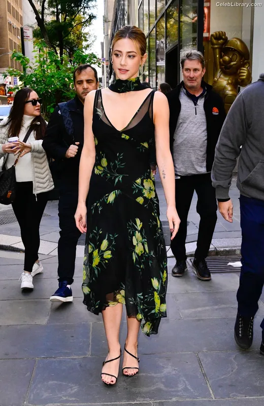 Lili Reinhart photo 12 of 1522