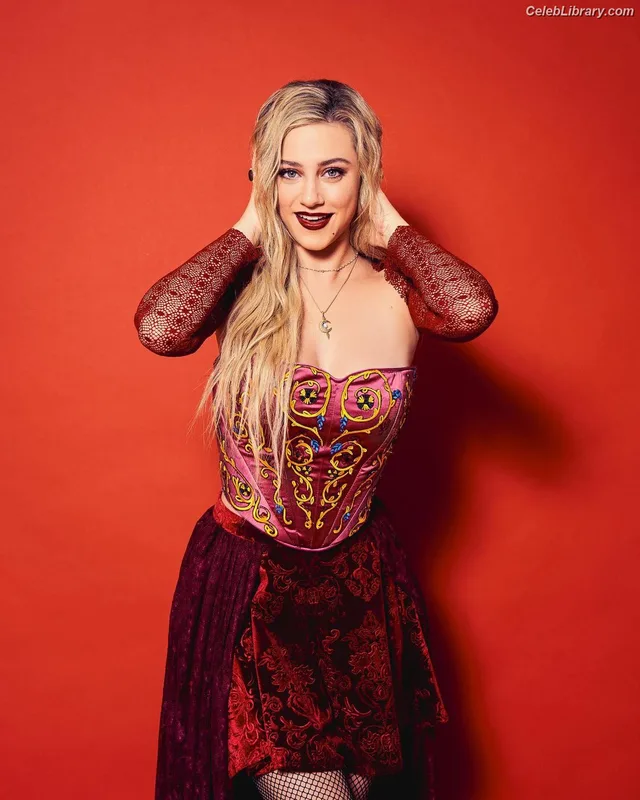 Lili Reinhart photo 19 of 1522