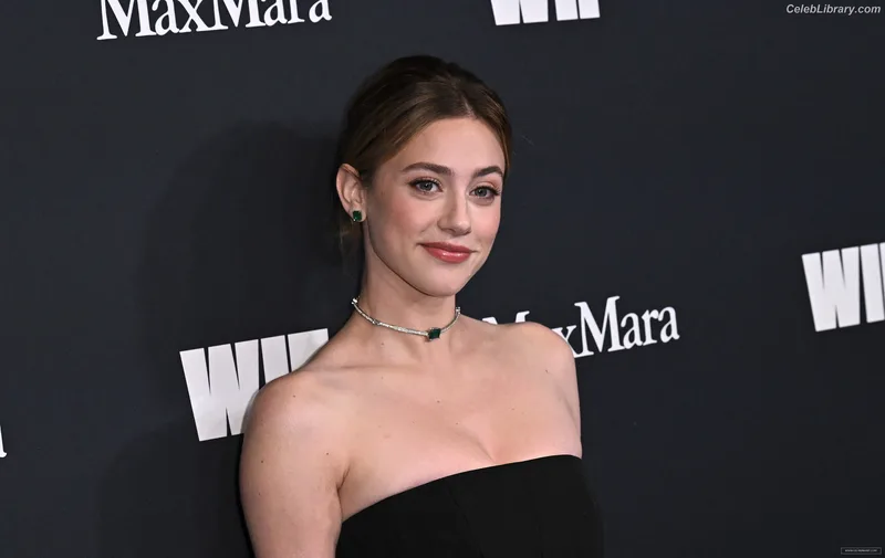 Lili Reinhart photo 18 of 1522