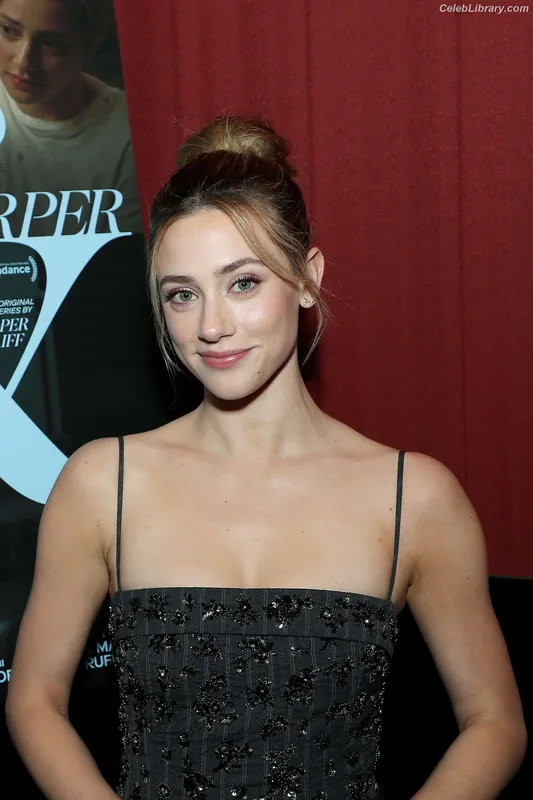 Lili Reinhart photo 1 of 1522