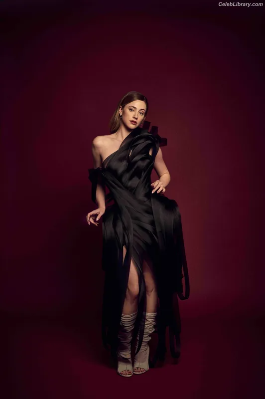 Lili Reinhart photo 5 of 1522