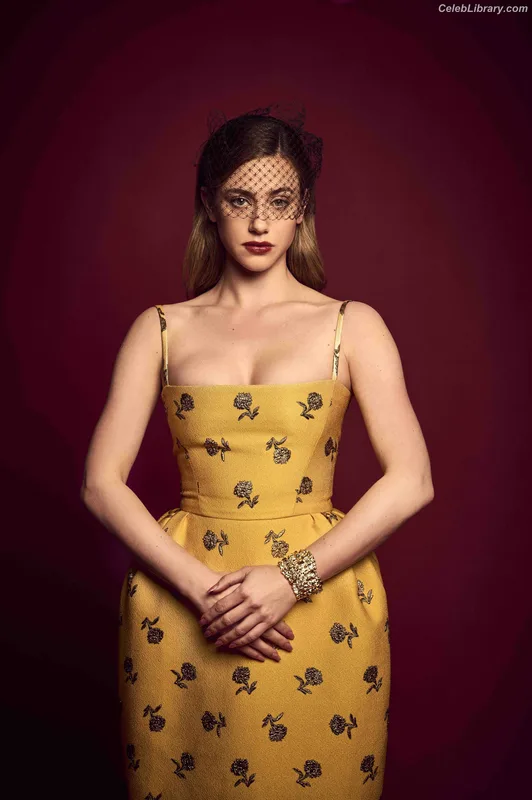 Lili Reinhart photo 7 of 1522