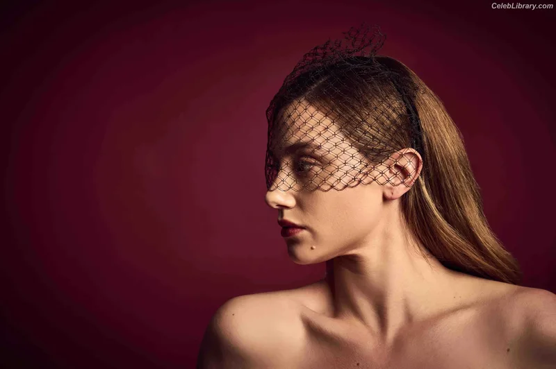 Lili Reinhart photo 10 of 1522