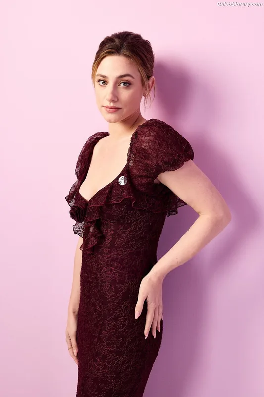 Lili Reinhart photo 14 of 1522