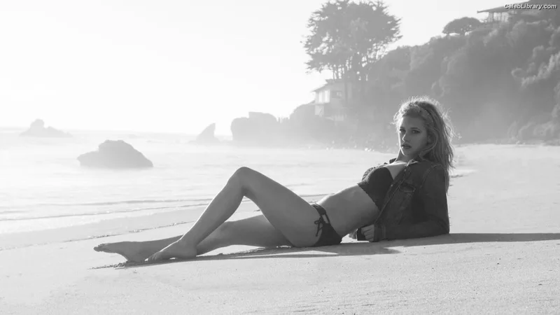Lili Reinhart photo 4 of 1522