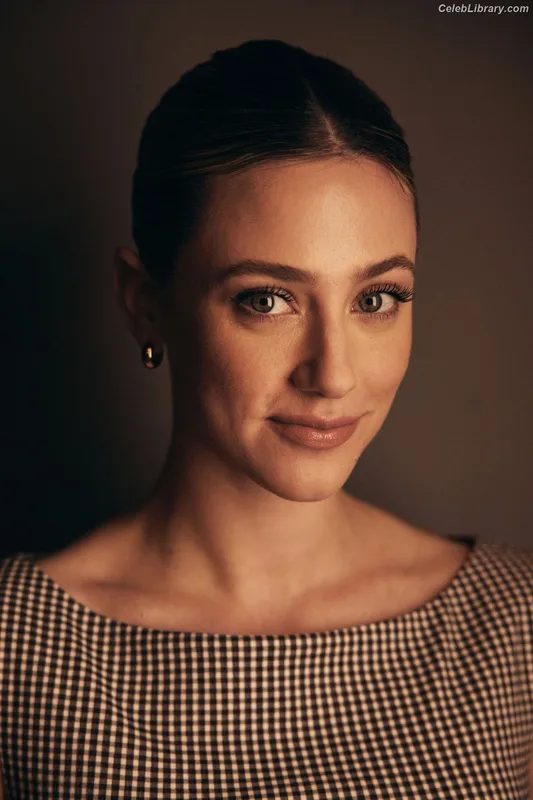 Lili Reinhart photo 21 of 1522
