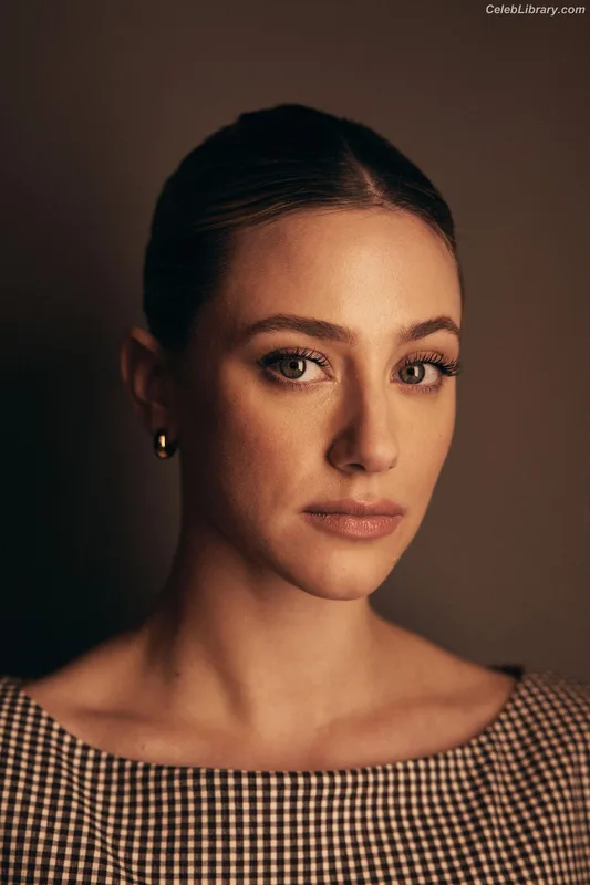 Lili Reinhart photo 23 of 1522