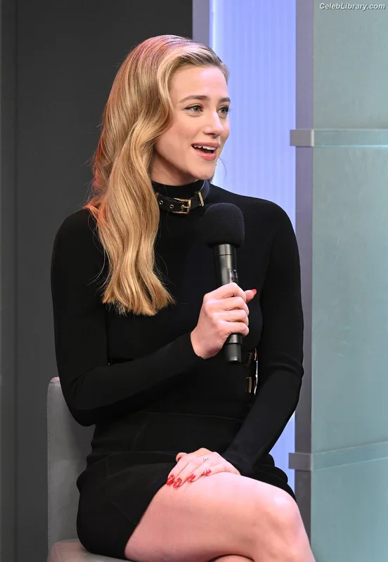 Lili Reinhart photo 18 of 1522
