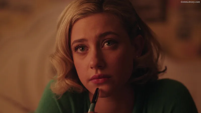 Lili Reinhart photo 3 of 1522