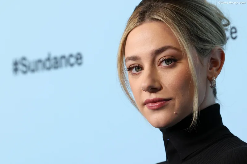 Lili Reinhart photo 8 of 1522