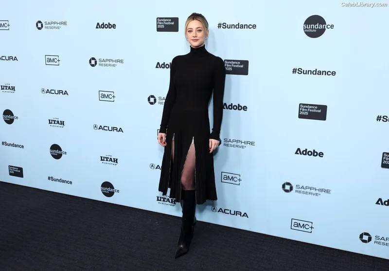 Lili Reinhart photo 10 of 1522