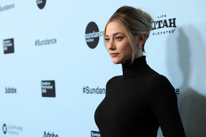 Lili Reinhart photo 16 of 1522
