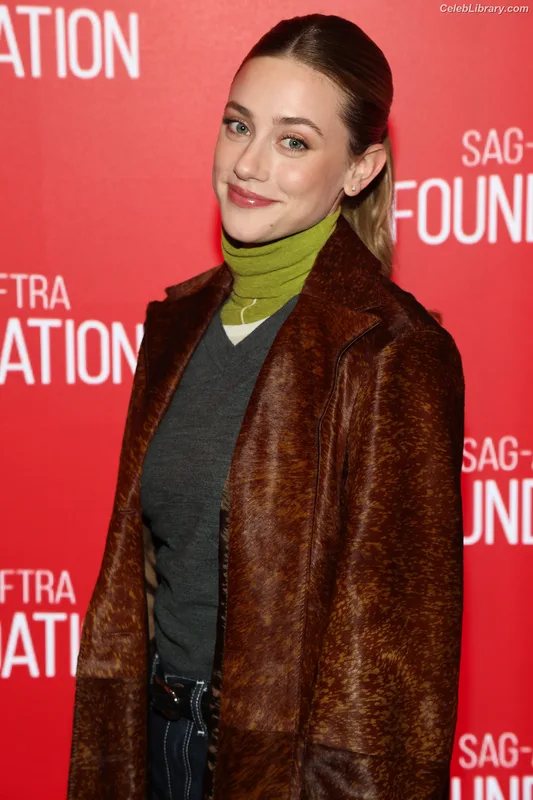 Lili Reinhart photo 14 of 1522