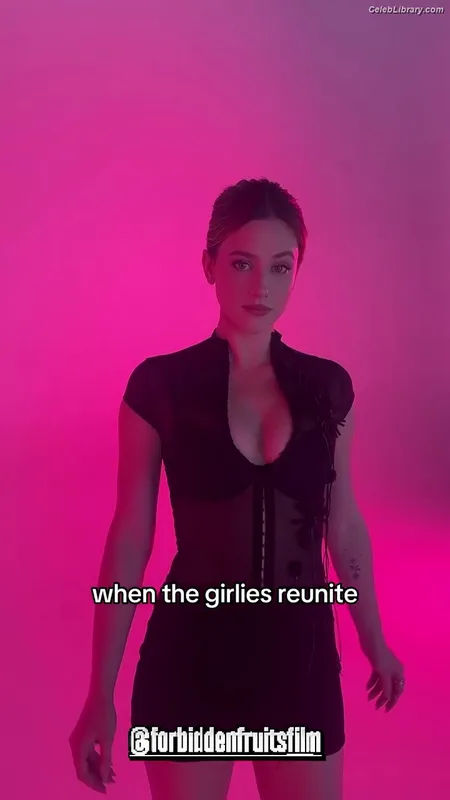 Lili Reinhart photo 2 of 1522
