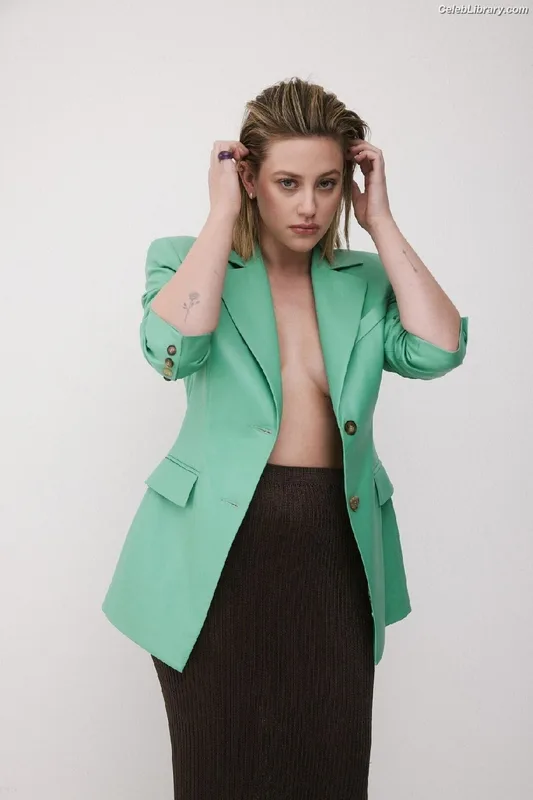 Lili Reinhart photo 12 of 1522