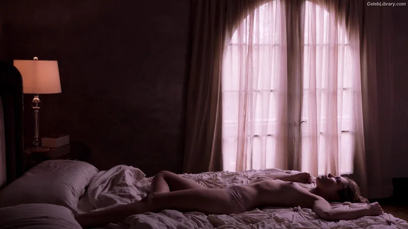 Lili Simmons photo 9 of 104