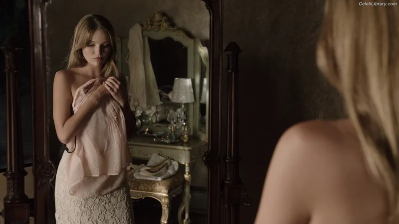Lili Simmons photo 2 of 104