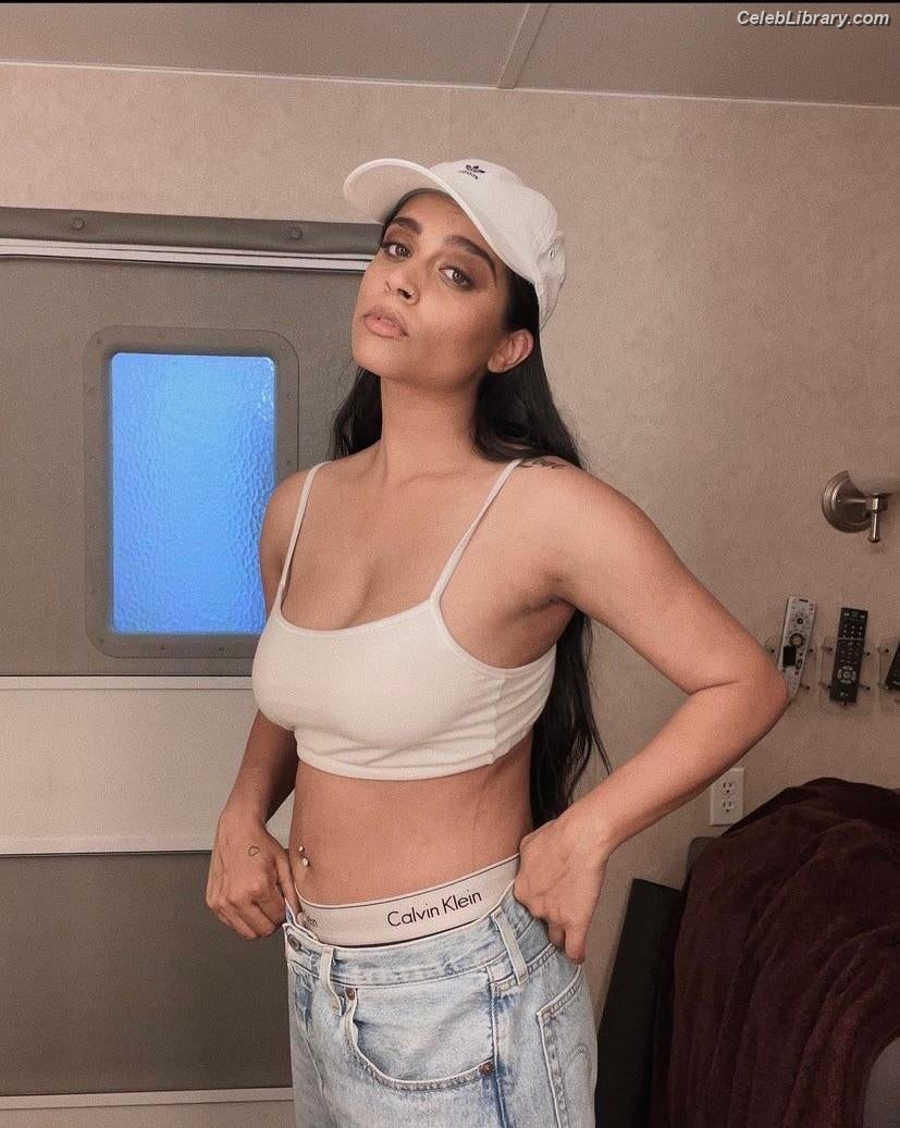 lilly singh photo 4 of 297