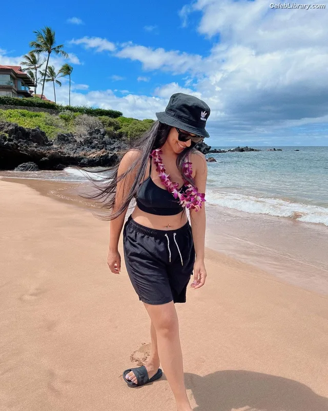 lilly singh photo 3 of 297