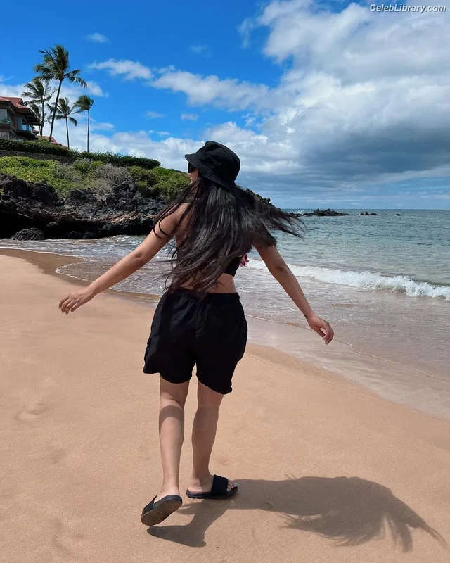 lilly singh photo 5 of 297