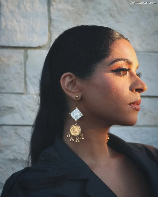 lilly singh photo 4 of 297