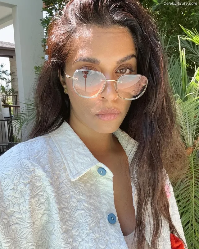 lilly singh photo 3 of 297