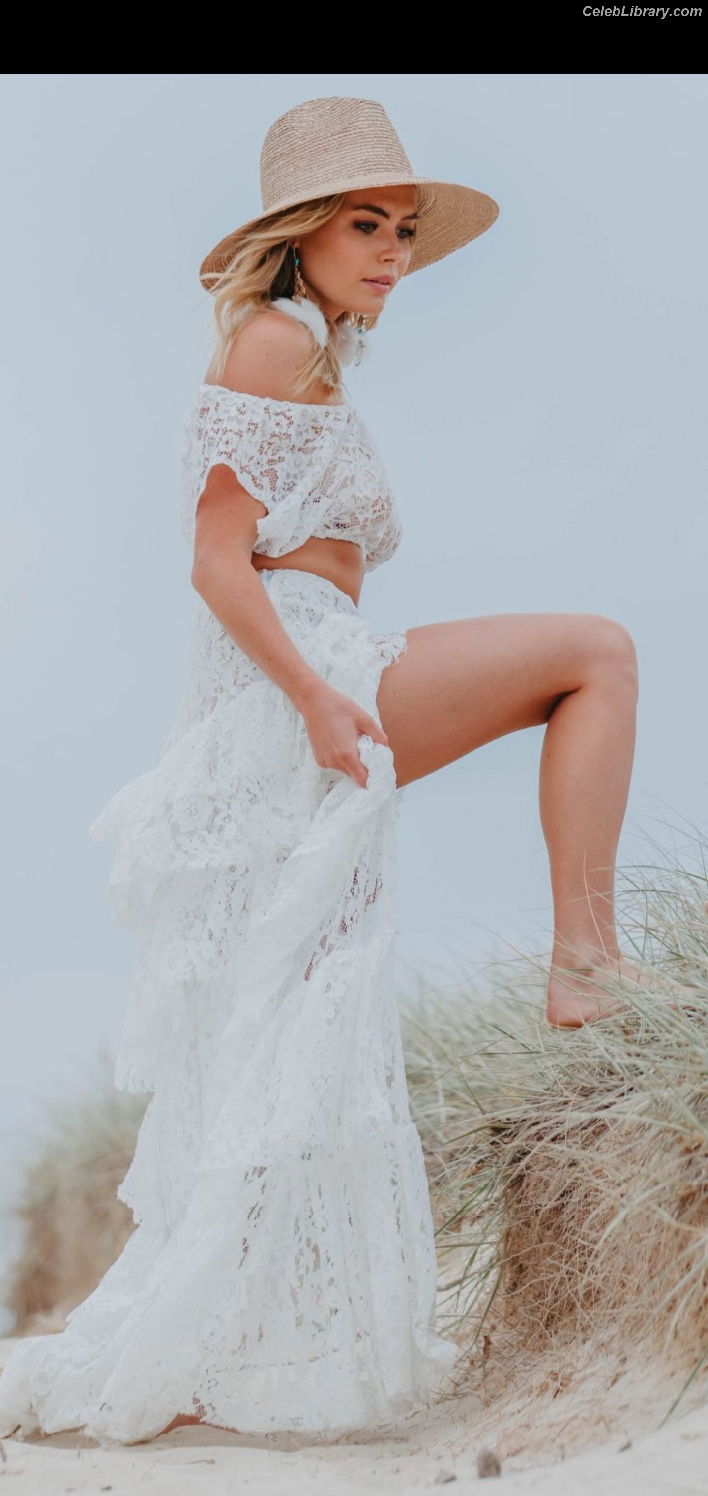 Lilly Van Der Meer photo 13 of 15