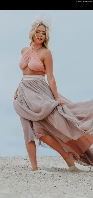 Lilly Van Der Meer photo 4 of 15