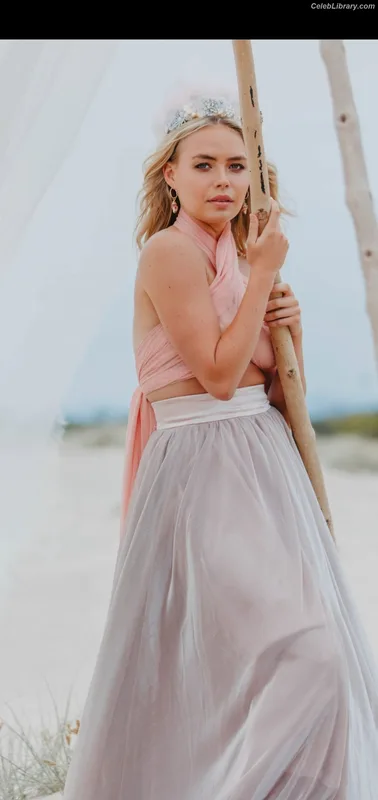 Lilly Van Der Meer photo 7 of 15