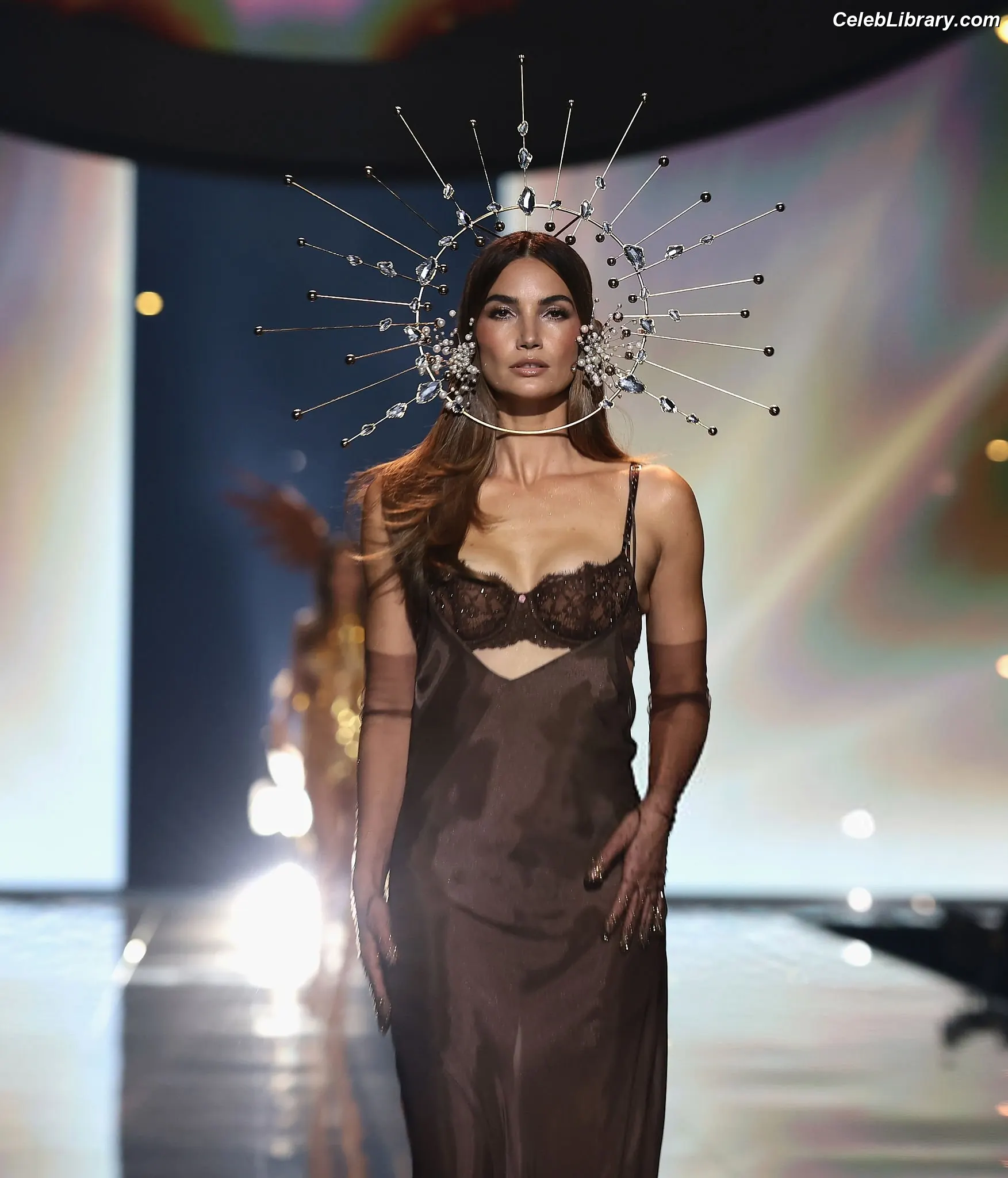 Lily Aldridge photo 11 of 177