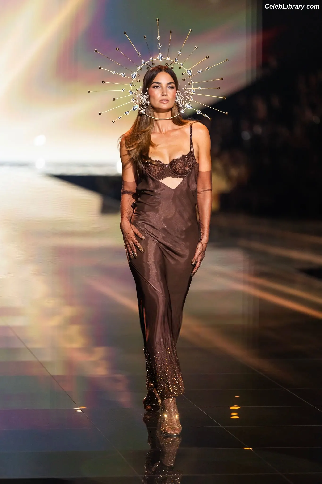 Lily Aldridge photo 3 of 177