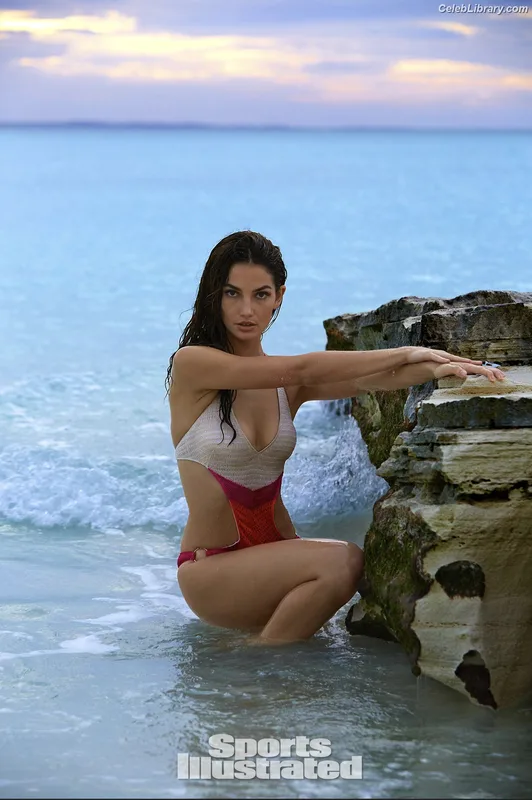 Lily Aldridge photo 4 of 178