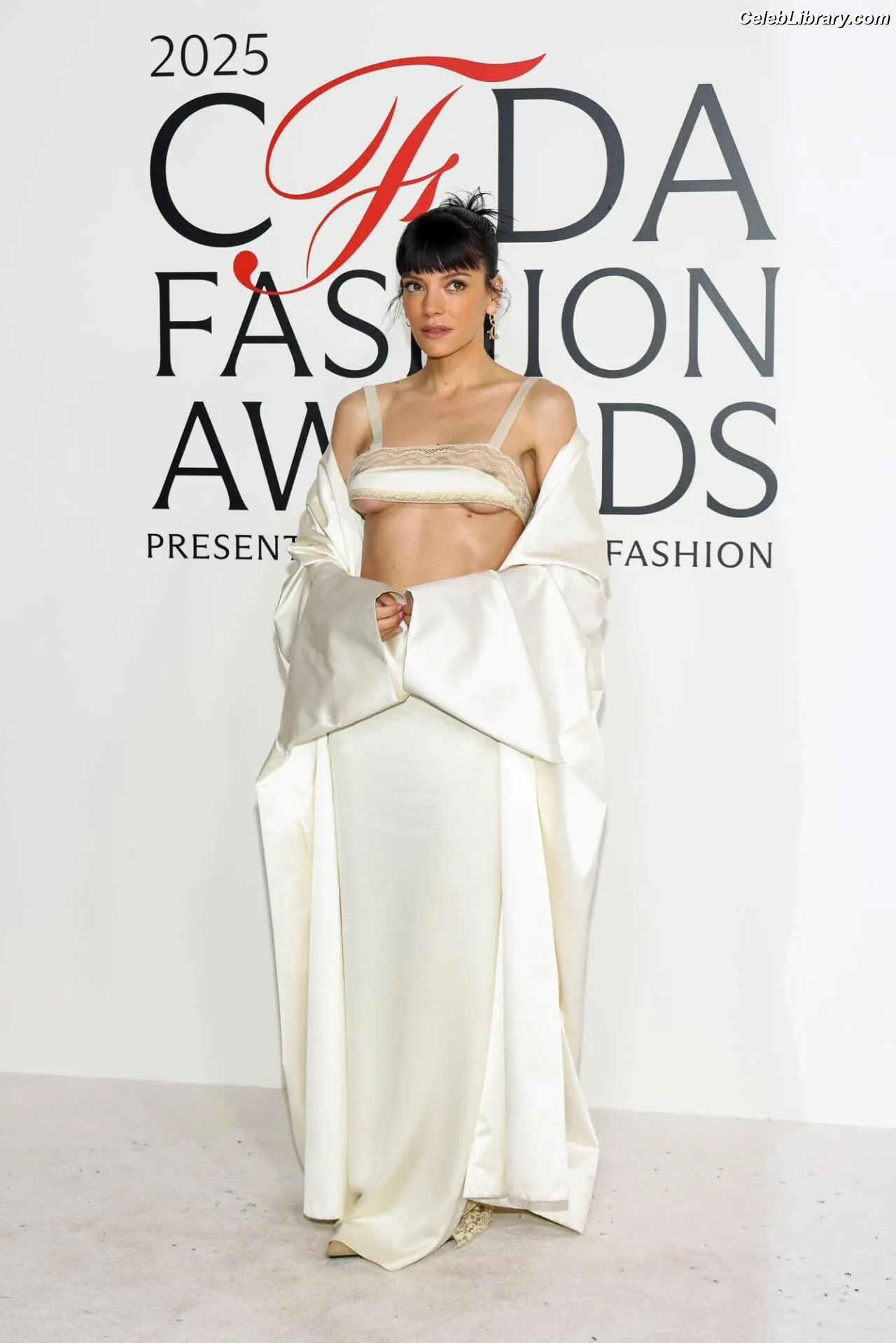Lily Allen photo 11 of 436