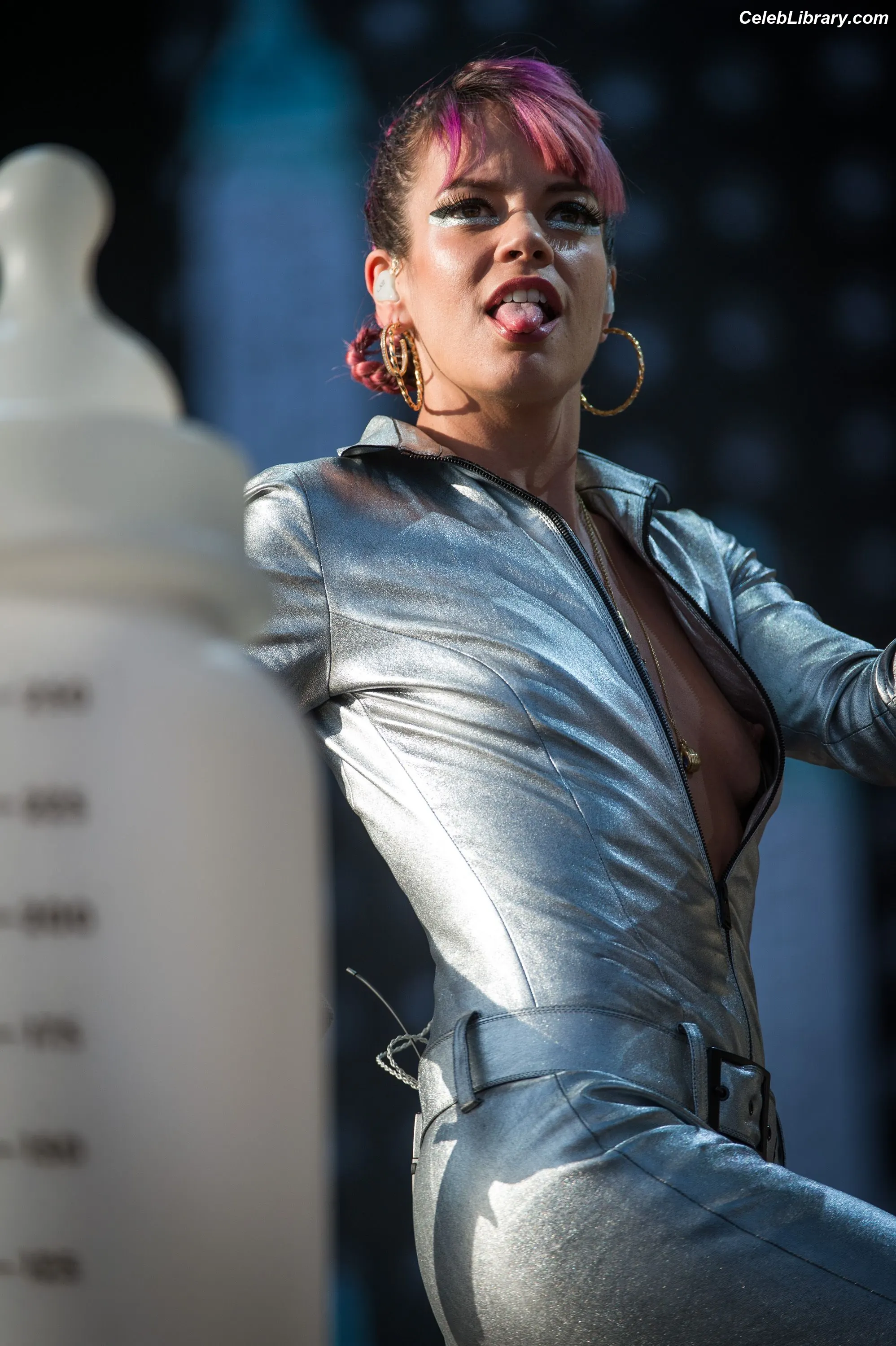 Lily Allen photo 17 of 436