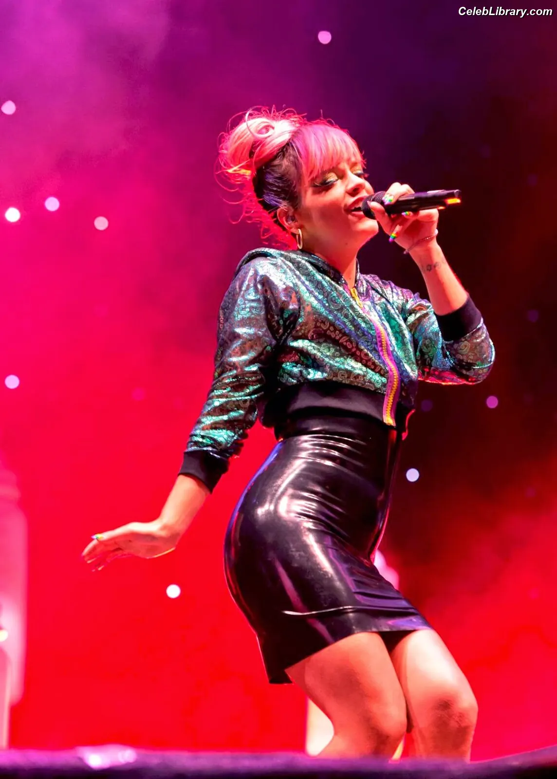 Lily Allen photo 14 of 436